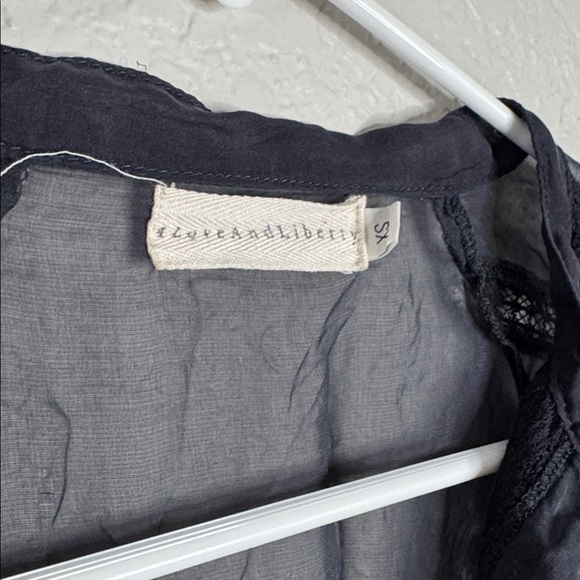 Johnny Was 4 Love & Liberty Sheer Silk Navy Lace Eyelet Top Size XS Boho Chic - Picture 4 of 7